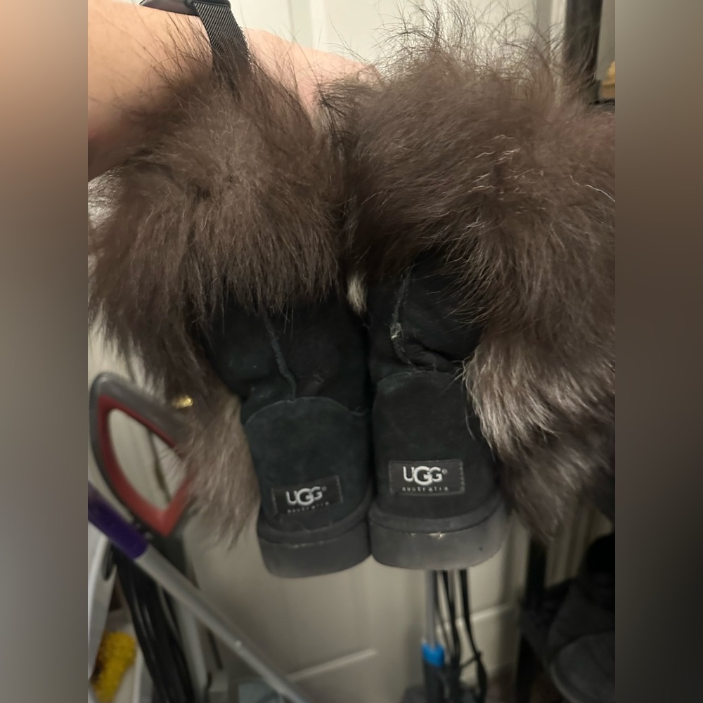 Rare fluffy furry European Uggs